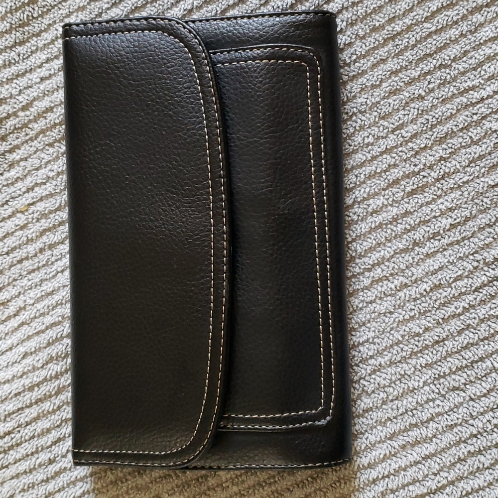 RELIC NWOT Tri-Fold wallet snap front. UNISEX.  (BIN 005)